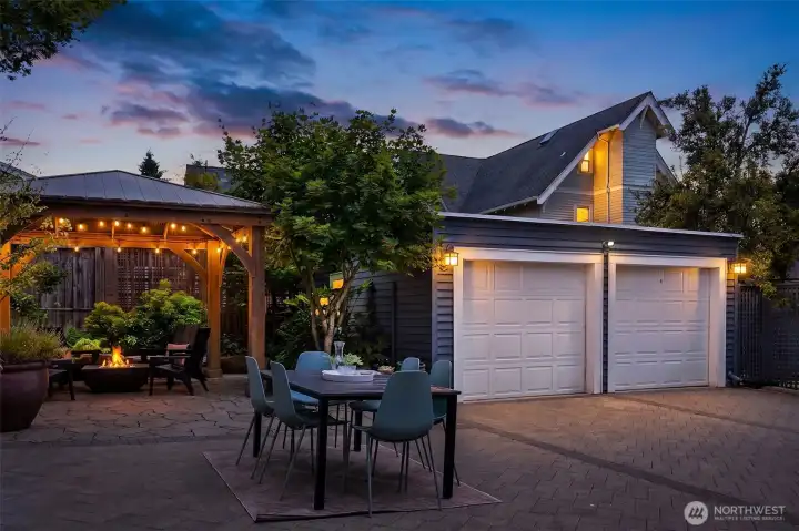 Day and night, the backyard expands your living outdoors. Day and night, the backyard expands your living outdoors.