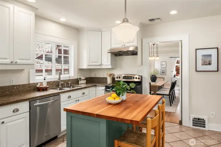 Spacious kitchen with island. Spacious kitchen with island.