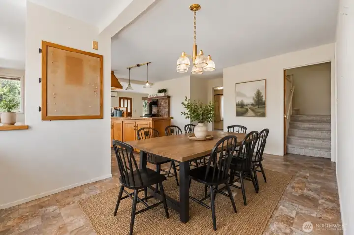Virtually Staged Dining Area