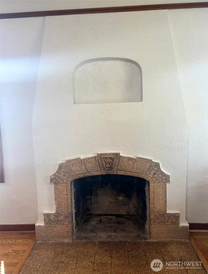 Charming wood burning fireplace Charming wood burning fireplace
