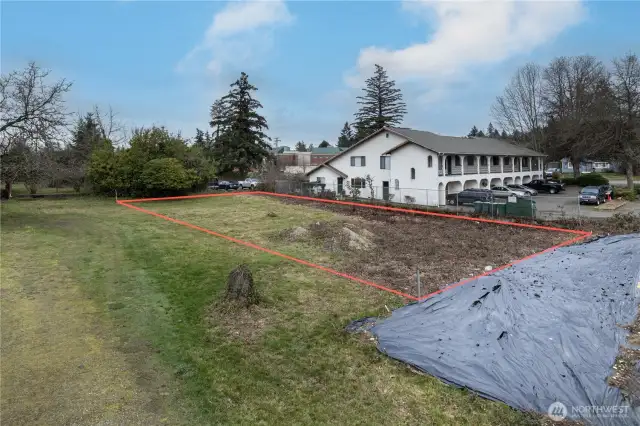 Lot lines are approximate.