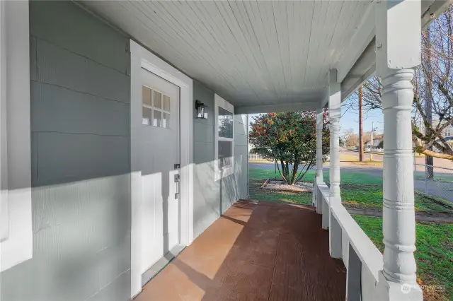 COVERED FRONT PORCH VERANDA