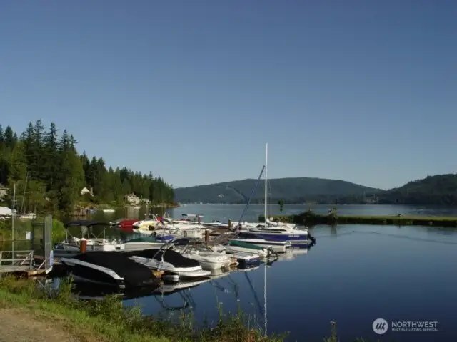 Community Marina with Wet & Dry Moorage.