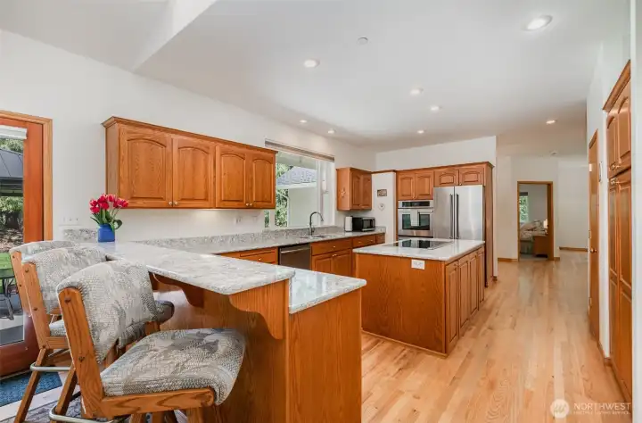 Kitchen also offers peninsula seating, perfect for casual meals and gatherings.