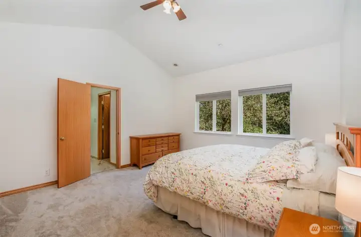 Welcome to the primary bedroom!