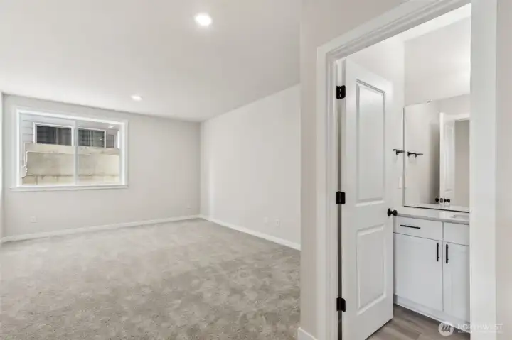 Disclaimer Secondary photos of same floor plan on different lot in different community: Photos are from another Luna, finishes, upgrades, and features may vary.