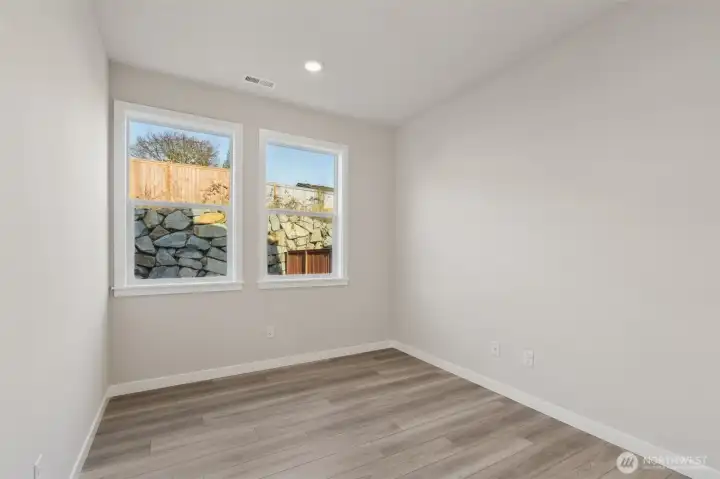 Disclaimer Secondary photos of same floor plan on different lot in different community: Photos are from another Luna, finishes, upgrades, and features may vary.