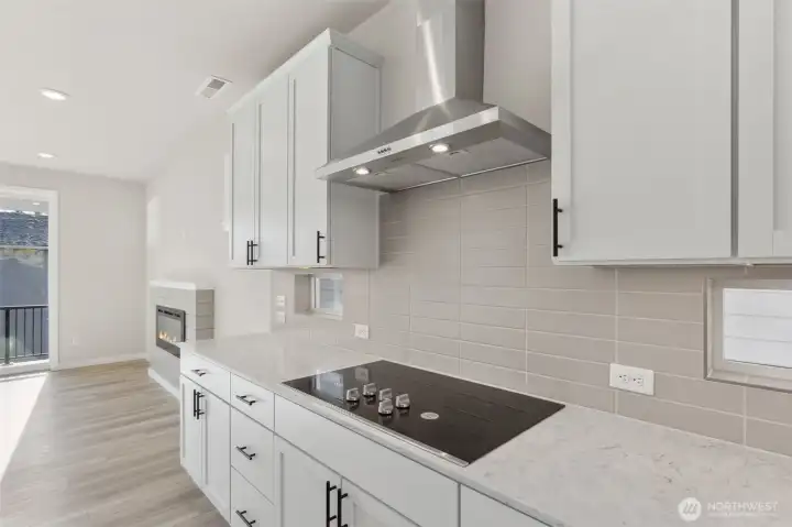 Disclaimer Secondary photos of same floor plan on different lot in different community: Photos are from another Luna, finishes, upgrades, and features may vary.