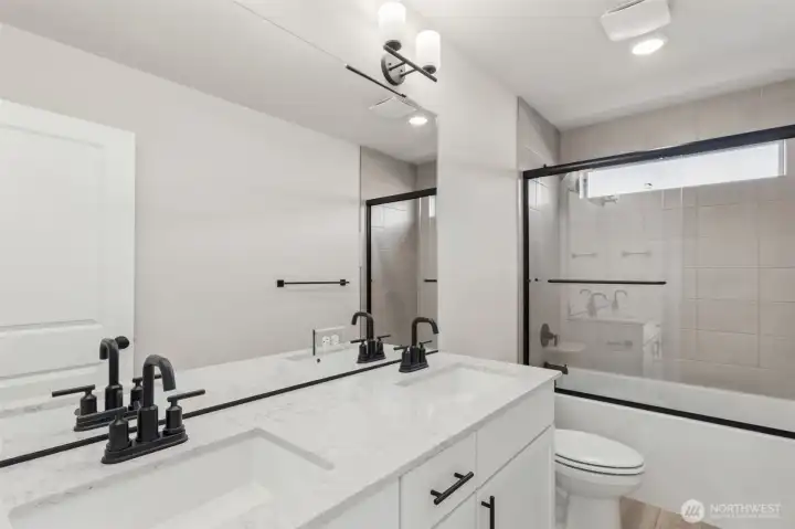 Disclaimer Secondary photos of same floor plan on different lot in different community: Photos are from another Luna, finishes, upgrades, and features may vary.