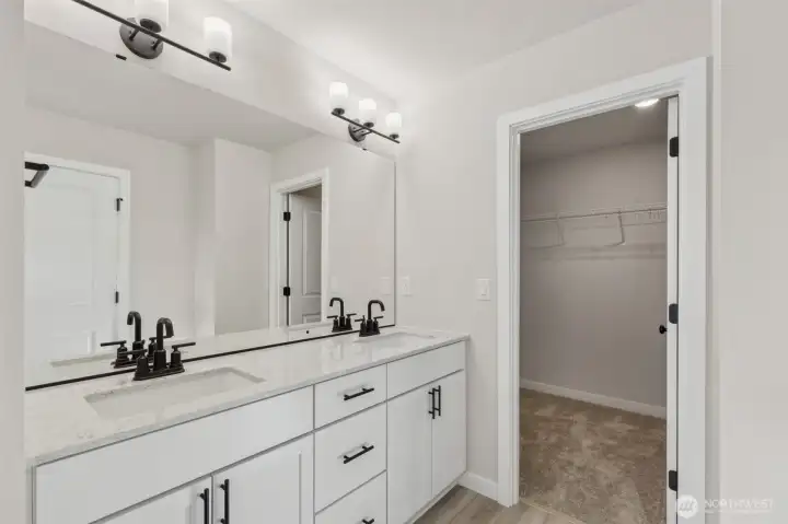 Disclaimer Secondary photos of same floor plan on different lot in different community: Photos are from another Luna, finishes, upgrades, and features may vary.