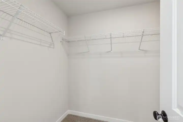 Disclaimer Secondary photos of same floor plan on different lot in different community: Photos are from another Luna, finishes, upgrades, and features may vary.