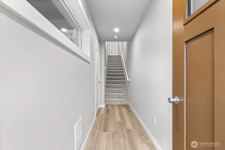 Photographs are for illustrative purposes only. Features, finishes, interior/exterior colors, landscaping and floorplan shown may vary from actual homes built