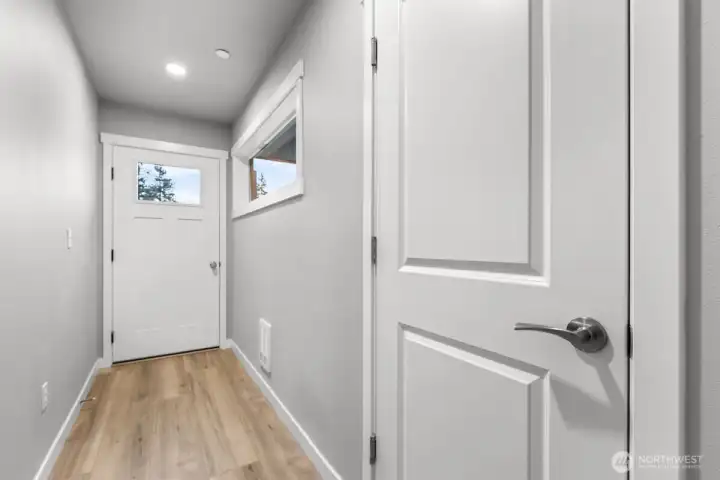 Photographs are for illustrative purposes only. Features, finishes, interior/exterior colors, landscaping and floorplan shown may vary from actual homes built