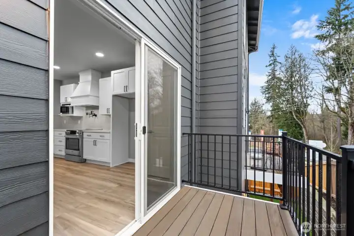 Photographs are for illustrative purposes only. Features, finishes, interior/exterior colors, landscaping and floorplan shown may vary from actual homes built