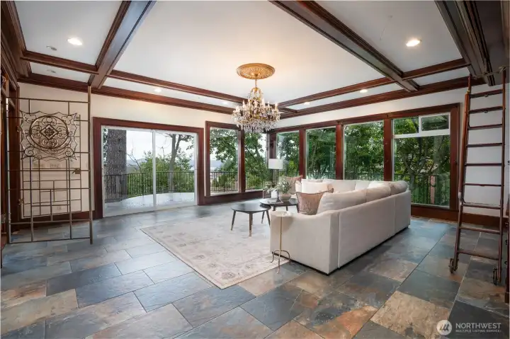 Enjoy multiple views from here!