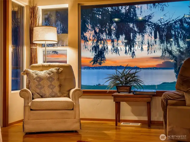 Reading your favorite book while watching the sunset over the Columbia River