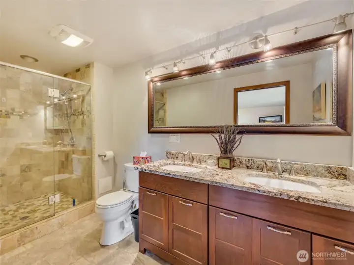 Granite counters second ensuite