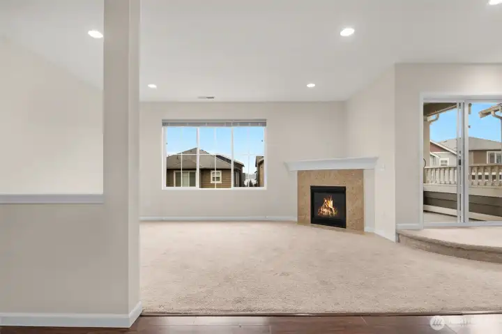 Open & bright living area