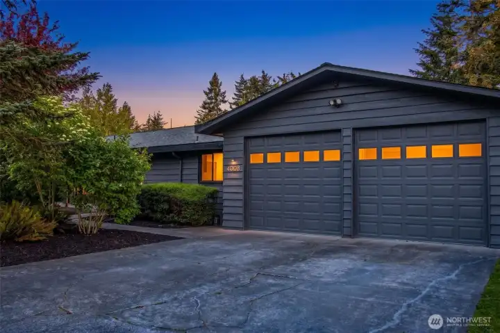 Welcome home to 4008 15Th Court NE Olympia, WA