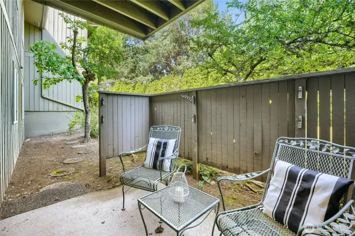 Private Patio!