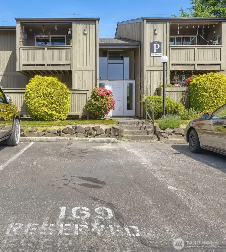 Enjoy front entrance parking!