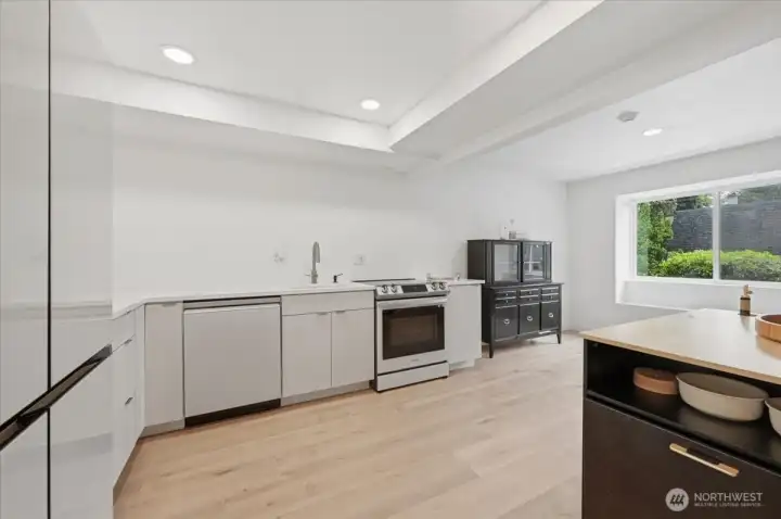 Kitchen/Dining Area