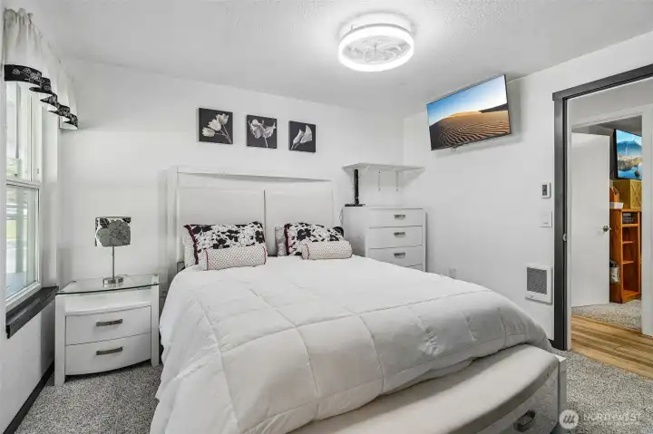 Newer carpet, meticulously maintained