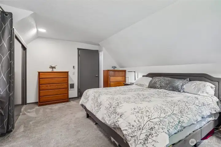 Great bedroom upstairs.