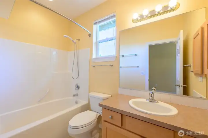 2nd bathroom