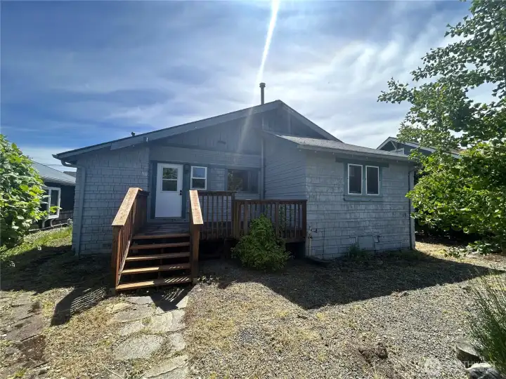 Adorable home with tons of potential!