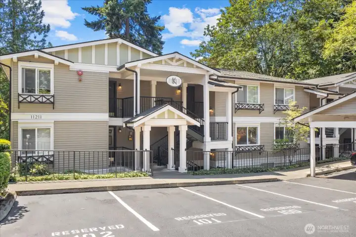 Welcome to Tanager Condominiums @ Totem Lake. Your unit in Building K has easy entry level access right from your 2 reserved parking spots! Welcome to Tanager Condominiums @ Totem Lake. Your unit in Building K has easy entry level access right from your 2 reserved parking spots!