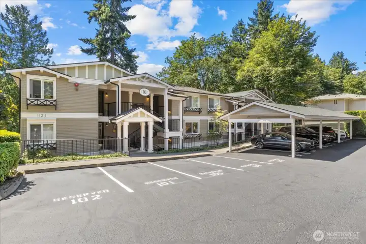 Building K of Tanager @ Totem Lake is easy to access with plenty of guest parking on the East side of the building. Building K of Tanager @ Totem Lake is easy to access with plenty of guest parking on the East side of the building.