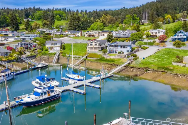 Mariners Cove Boat Docks