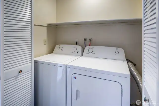 Laundry closet unit 2
