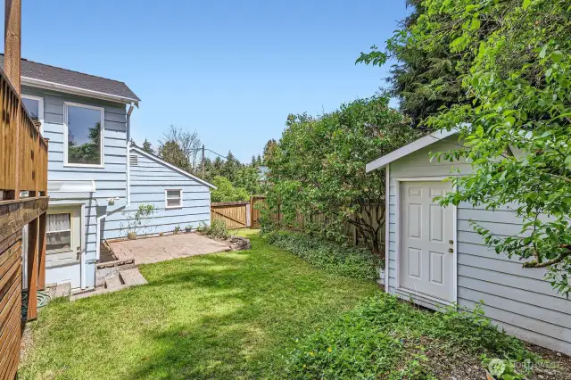 Large garden shed to keep all those garden tools and mowers out of sight.