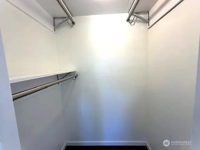 2nd Bed Walk in Closet