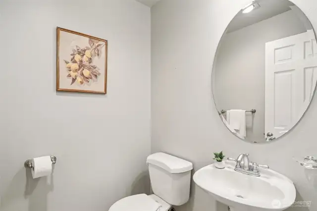1/2 Guest Bathroom