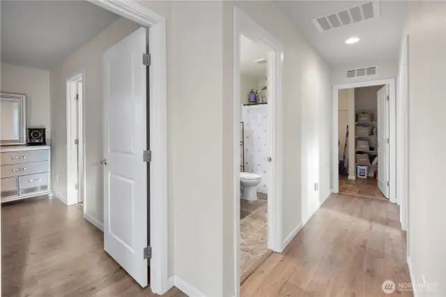 Layout of second floor where all 3 bedrooms are!