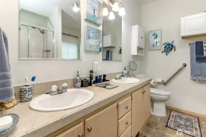 5 piece bath primary suite