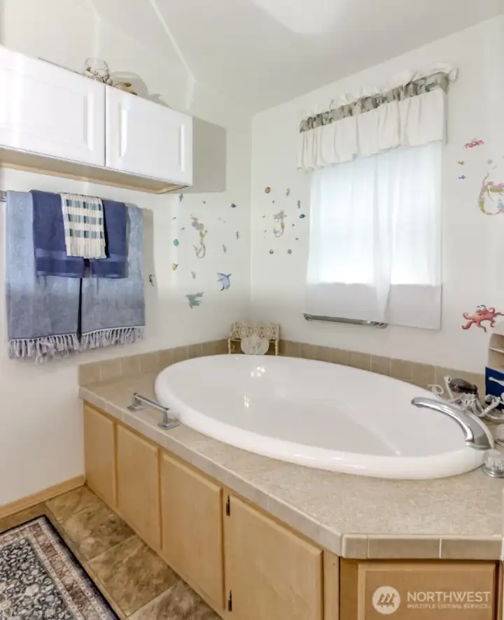 Soaking tub in primary