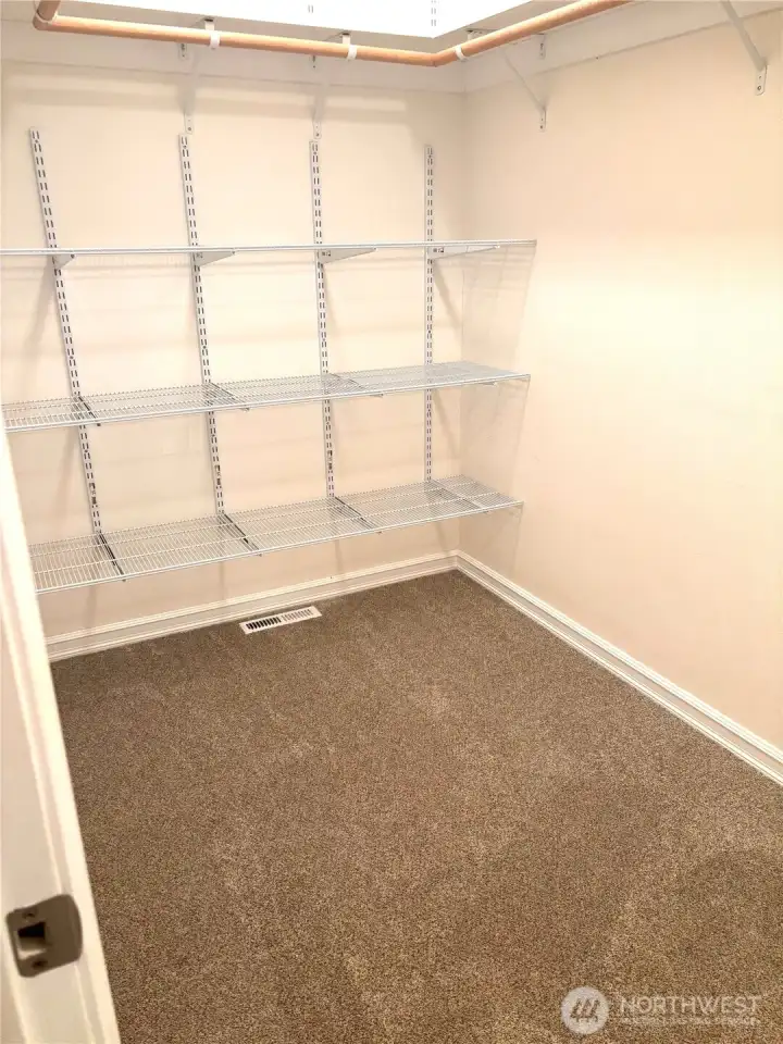 Walk in closet