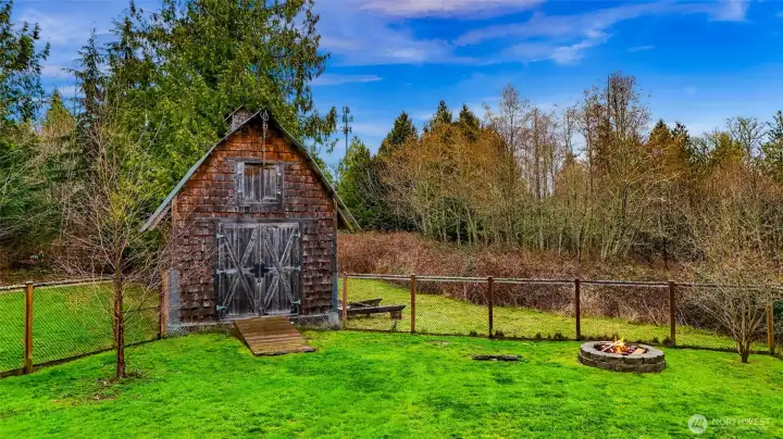 Barn with upstairs Loft