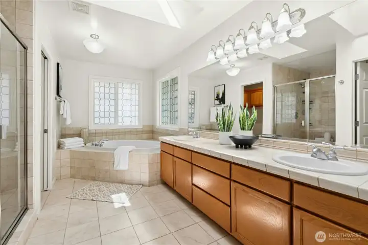 Luxurious 6-piece primary bath with bidet