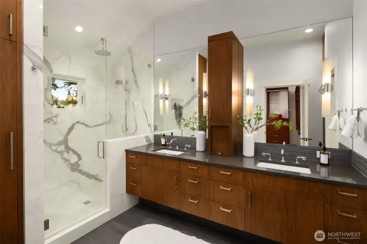 Luxurious primary ensuite