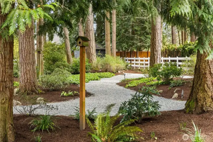 Private, Majestic Grounds with an Unrivaled Outdoor Lifestyle