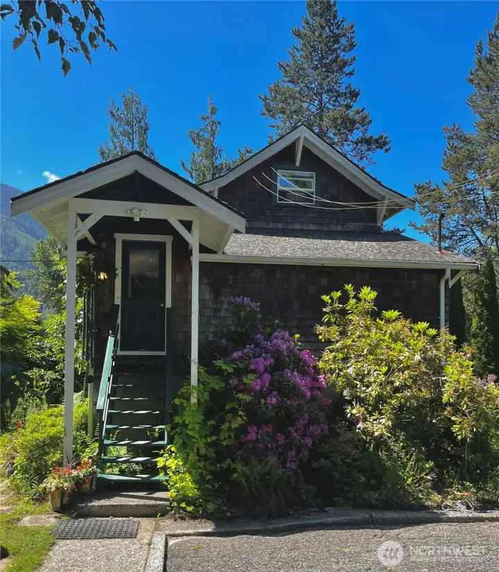 Backdoor, entry from the driveway.