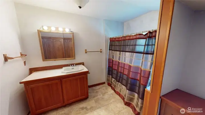 Full bathroom on the main floor.