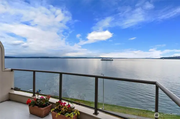 Just in time for summer, this top-floor Penthouse unit features a large view deck with glass railings and a power awning providing a great space for entertaining friends!