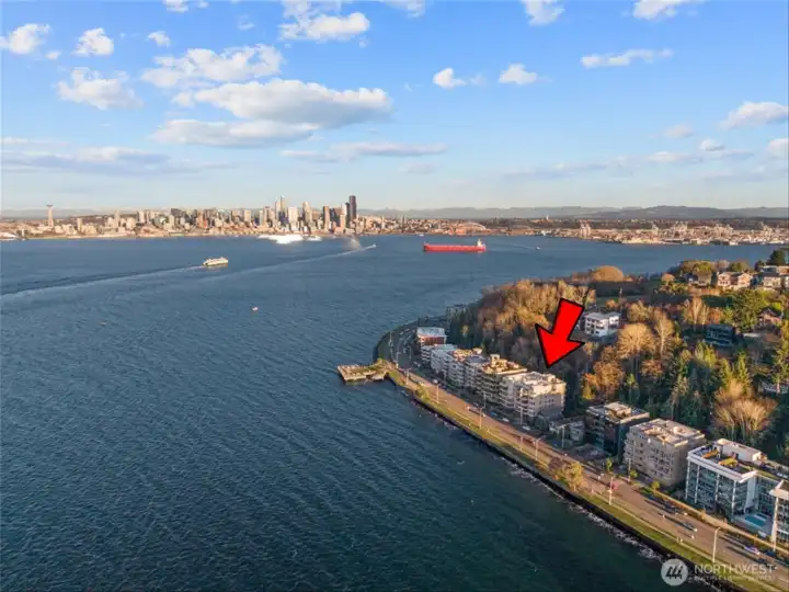 One of the city’s top waterfront paths runs right past your front door! Add a full in-house gym and year-round outdoor recreation, and staying in terrific shape has never been easier.