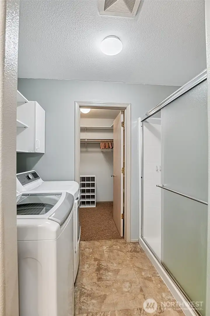 Primary Ensuite - Washer/Dryer Primary Ensuite - Washer/Dryer